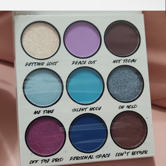 BH Cosmetics Do Not Disturb 9 Color Shadow Palette – Cool Blues & Violets - Picture 1 of 4
